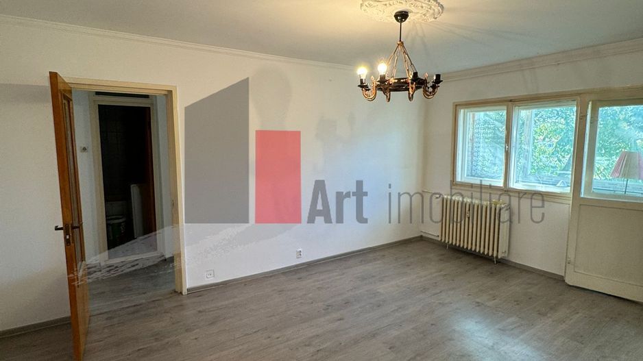 De vânzare – Apartament 3 camere, Sector 4 - Poză 2