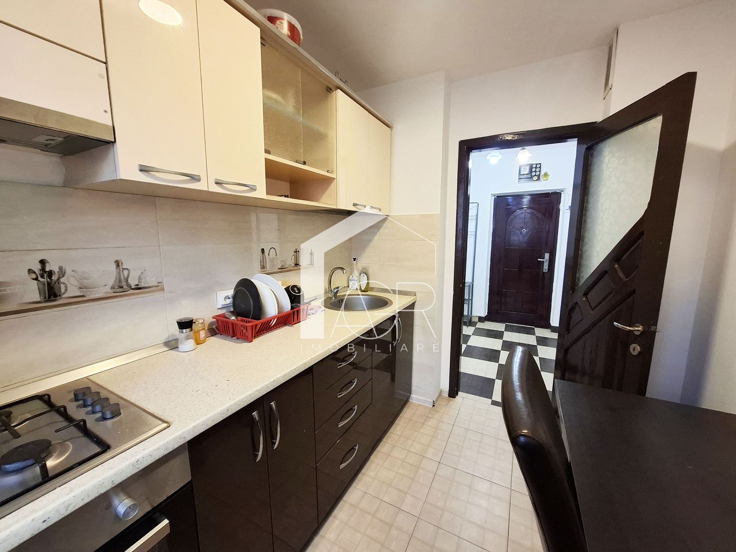Apartament cu 3 camere, decomandat, zona Republicii - Poză 5