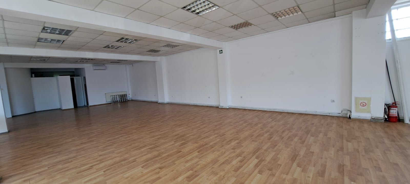 Inchiriere spatiu comercial-sala diverse Centru Pitesti - Poză 2