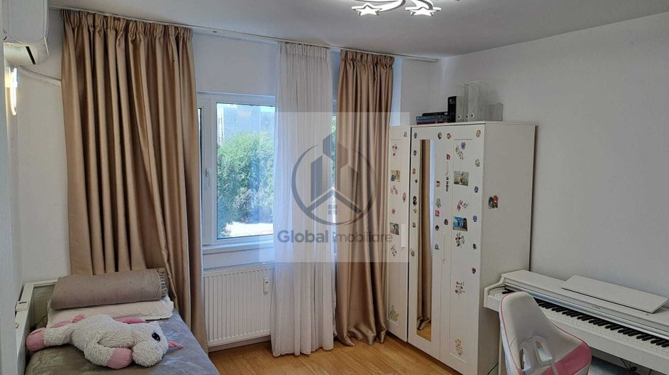 OCAZIE - Vanzare Apartament de 4 camere - Direct Proprietar - Poză 5