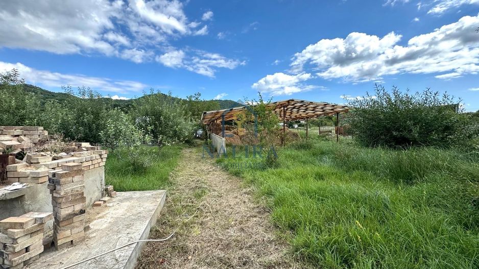 Casa spatioasa cu zona amenajata pentru ferma Cicarlau - Poză 5