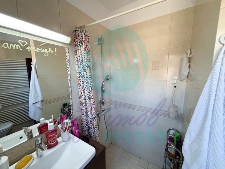 Casa CONSOLIDATA - SITUATA PE COLT - cu o curte libera generoasa - Poză 19