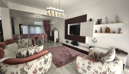Casă tip duplex | Garaj | Zona Brândușelor | Baia Mare