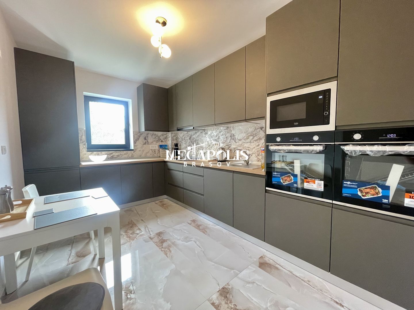 Apartament 2 camere | Decomandat | Prima închirere | Parcare acoperită - Poză 1