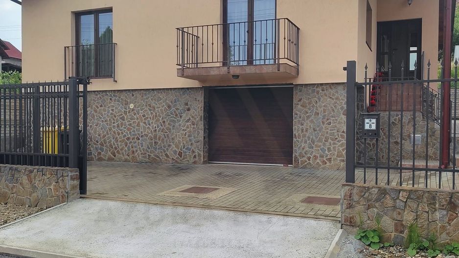 Casă individuală 5 camere cu garaj curte si gradină Șura Mare - Poză 12
