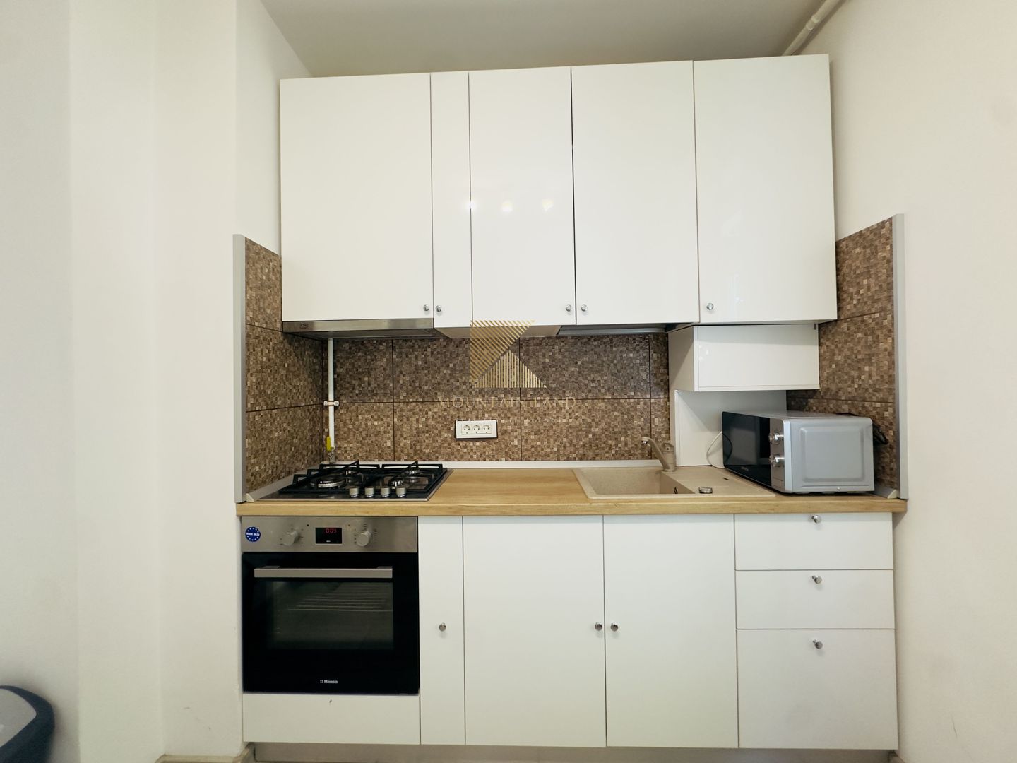 Garsonieră decomandată, complet renovată, etaj 1, zona Judetean - Poză 3