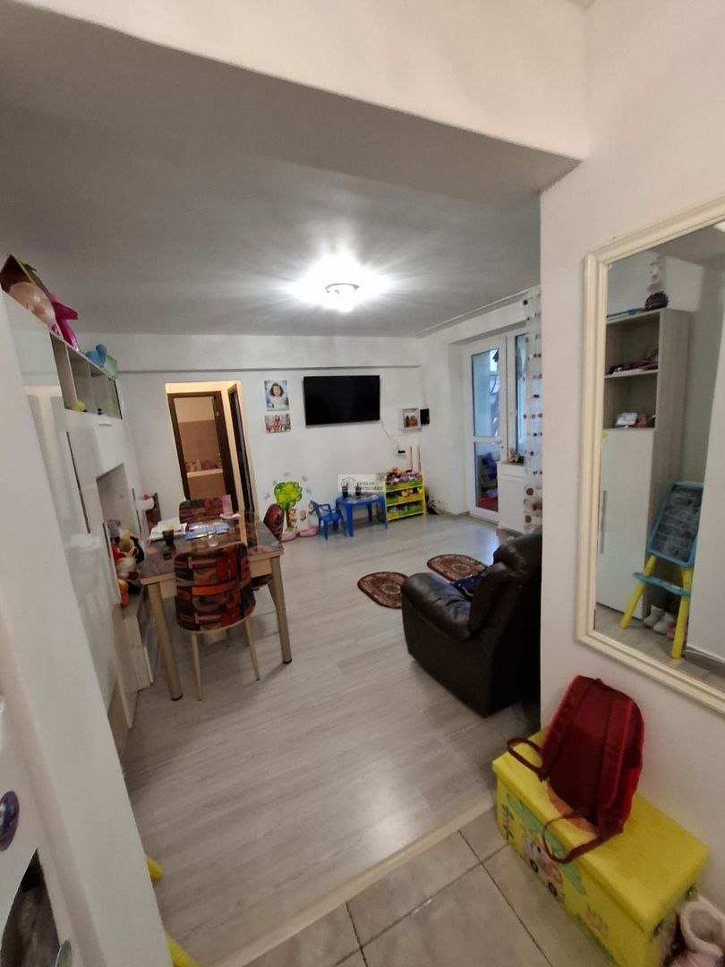 Apartament 3 camere/et 2/62 mp/ 70000E neg - Poză 1