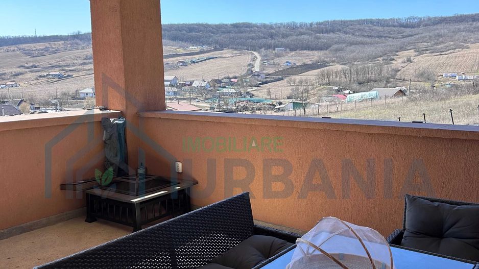 Casă modernă și spațioasă, 6400 mp teren, terase si garaj 389.000 € - Poză 1