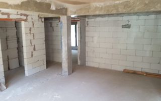 Pensiune deosebită de vânzare în Neptun – la doar 5 minute de plajă! - Poză 12