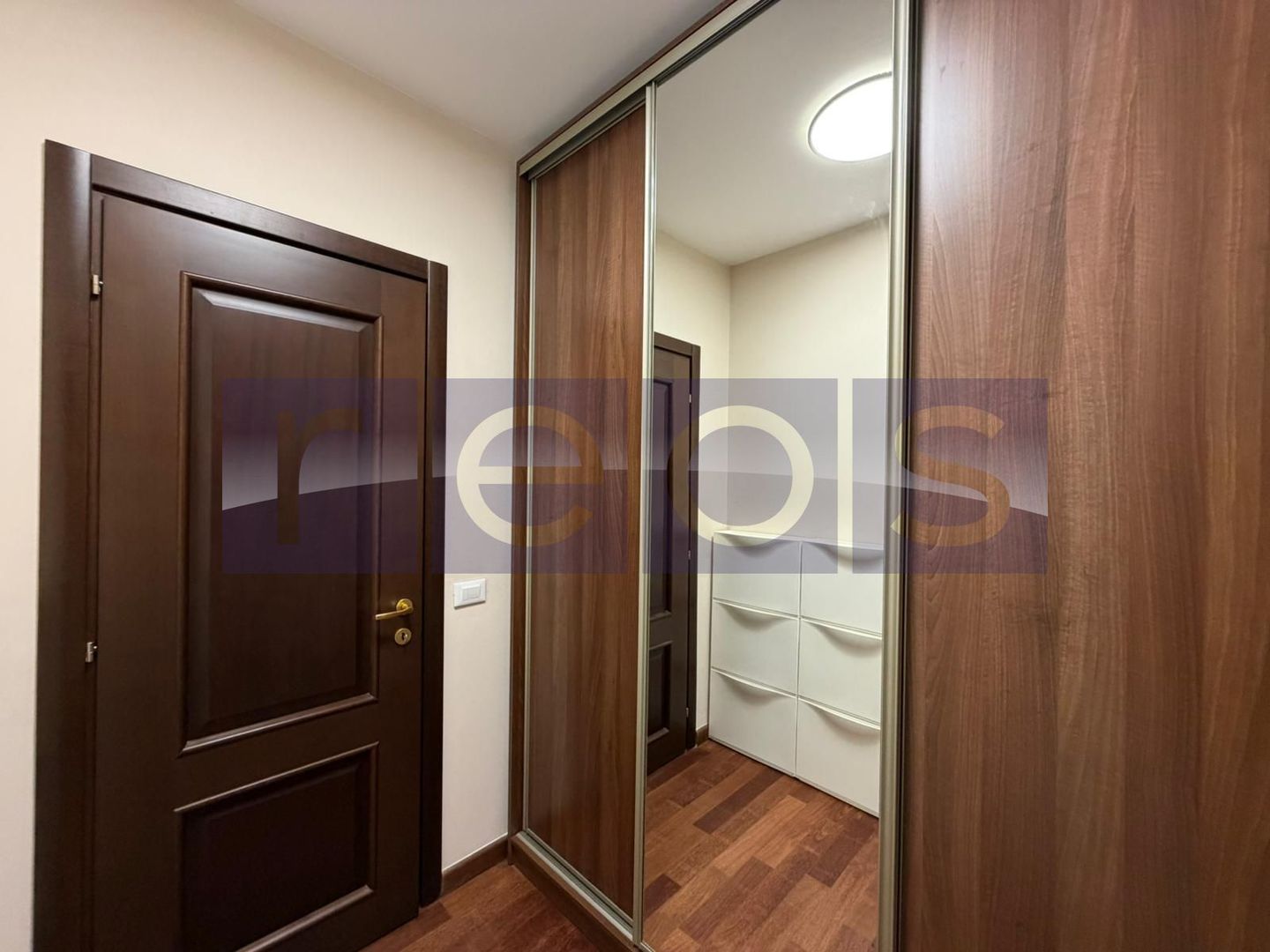 INCHIRIERE 4 CAMERE LUX | 200MP | NEMOBILAT | LOC PARCARE | VEDERE LAC - Poză 14