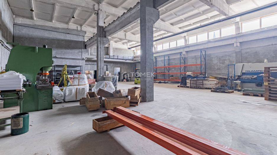Hala industriala Codlea ,se poate impartii in doua - Poză 9