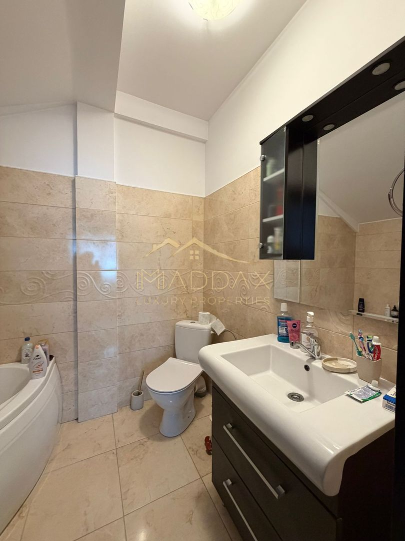 Vila spatioasa cu vedere spre lac Corbeanca - Poză 40