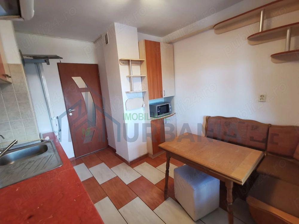 Închiriez Apartament cu 3 camere zona piața CUG - Poză 5