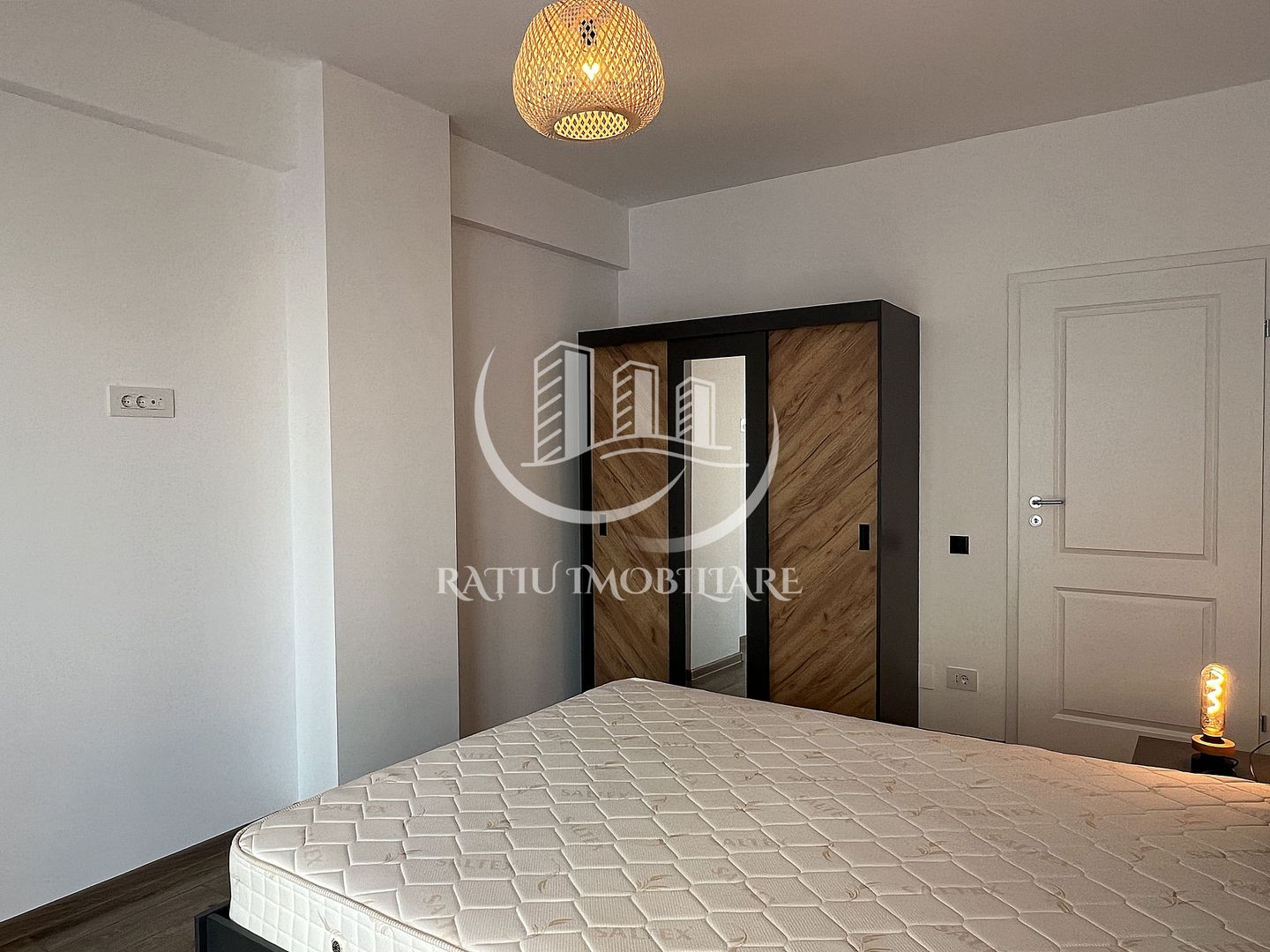 Apartament cu 3 camere | Terasa 70 mp | Luceafarul | Oradea - Poză 9