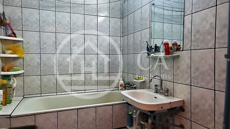 Apartament de vânzare cu 3 camere în zona Iosia , Oradea - Poză 3