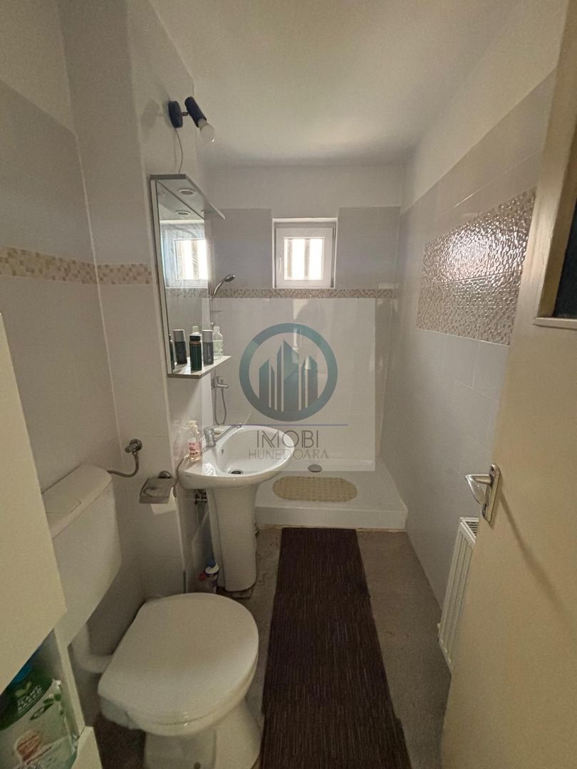 Apartament 2 camere decomandat situat Deva, strada Maraști etaj 4 - Poză 9