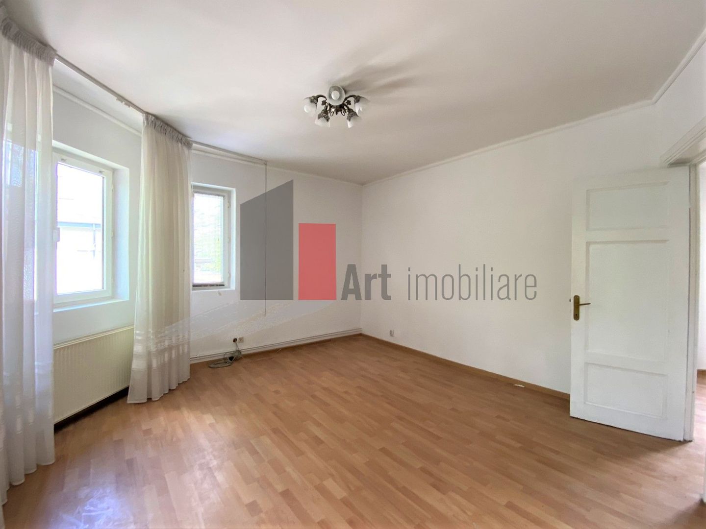 Apartament 2 camere in Vila | zona Decebal - Poză 4