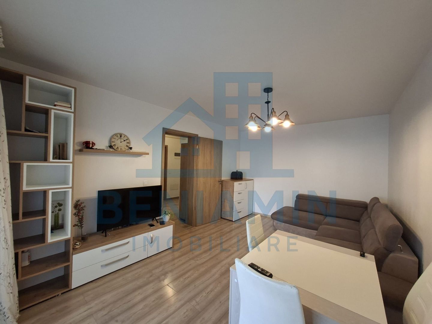 Apartament 2 camere decomandat parter Mall Coresi 50mp parcare boxa - Poză 9