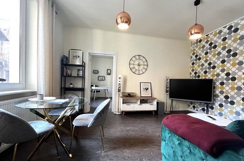 Apartament cu 2 camere, renovat si personalizat, in zona Centrala - Piața Traian - Poză 1