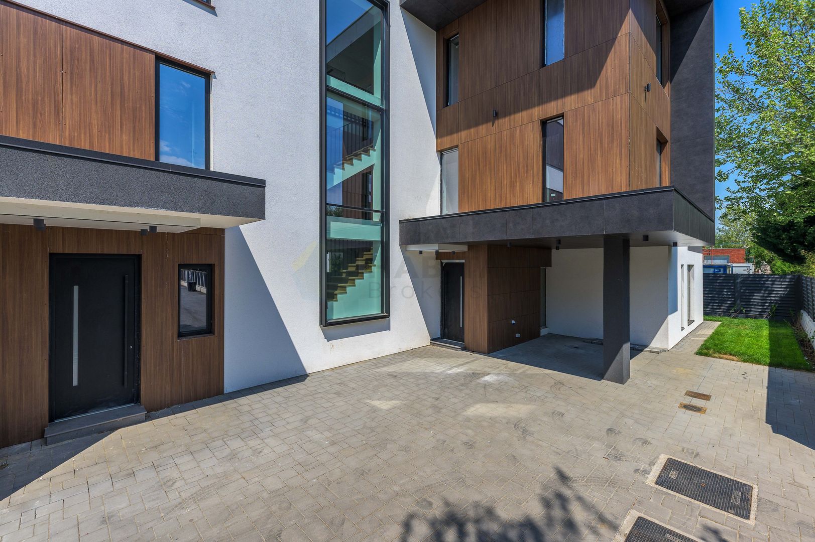 VILA IANCU NICOLAE, stil mediteranean, 5 dormitoare, 3 terase, gradina - Poză 12