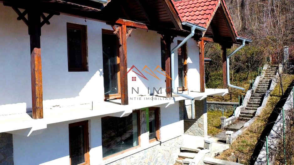 Vila S+P+E, priveliste deosebita, 6 camere, garaj, terasa, Cornu, PH - Poză 3