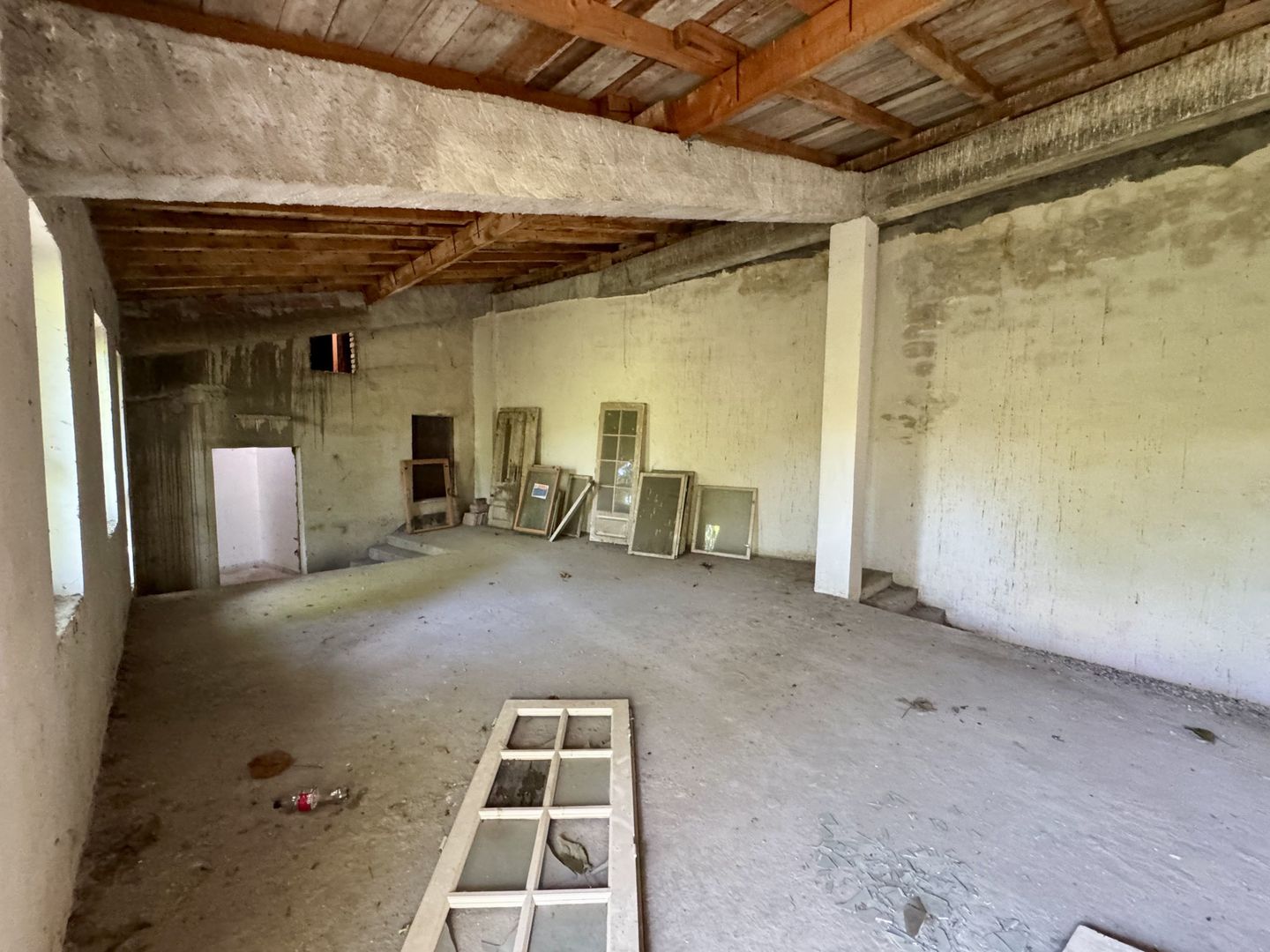 OPORTUNITATE RARA - imobil central, multifunctional, curte PROPRIE - Poză 19