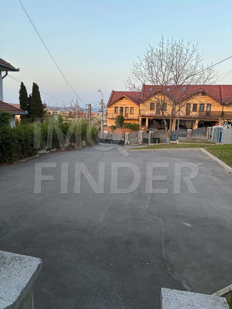 Vila  in Andrei Muresanu 600 mp  ,12 locuri de parcare - Poză 2