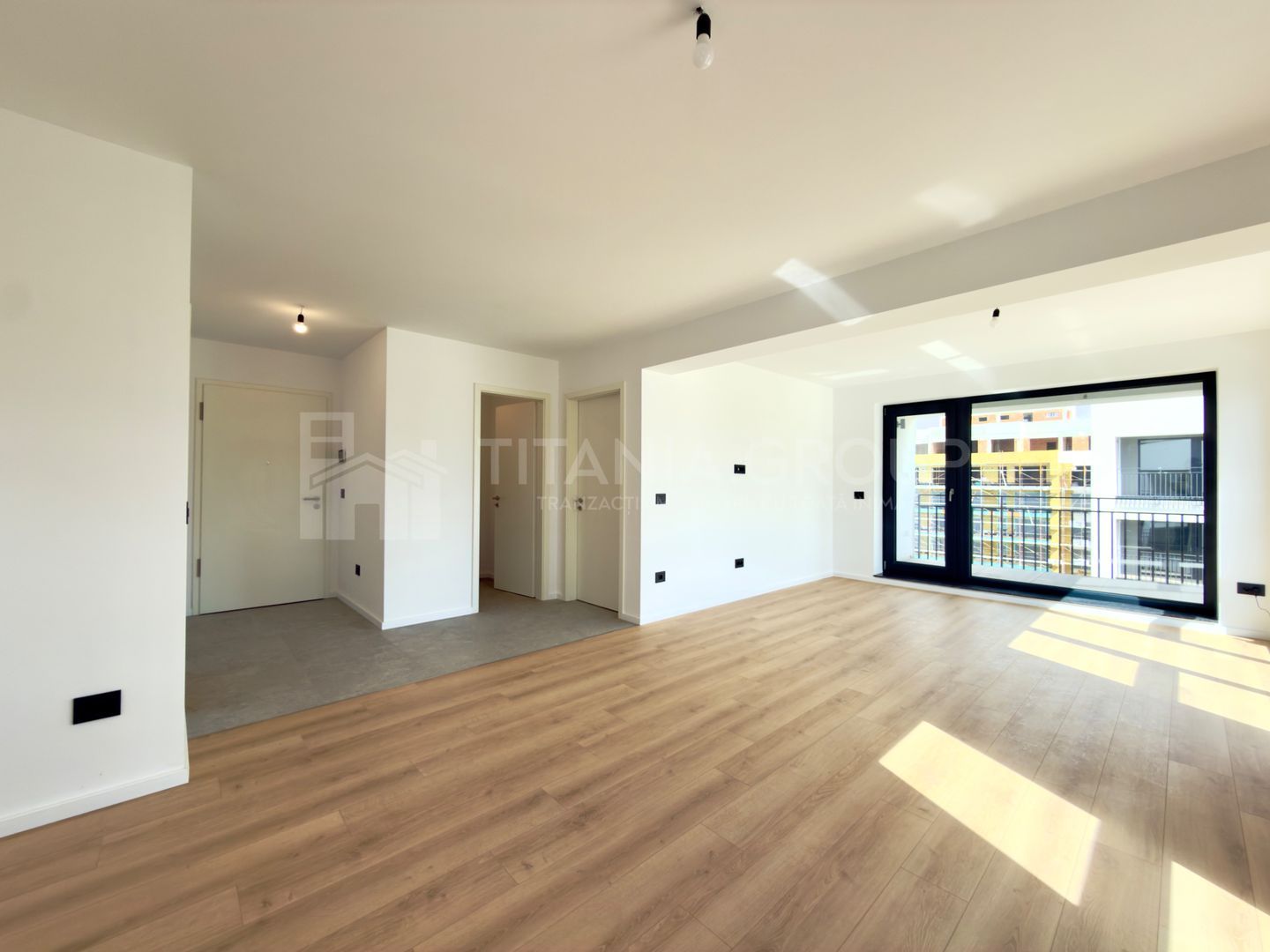 Apartament 2 camere cu vedere panoramică spre munte - Kasper Coresi - Poză 2