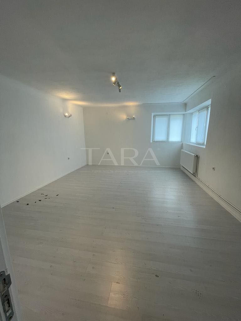 Andrei Mureșanu, Piața Engels. Vanzare apartament cu 1 camera. - Poză 2