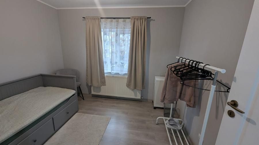 3 camere decomandat etaj 1 zona Dambovita - Poză 9