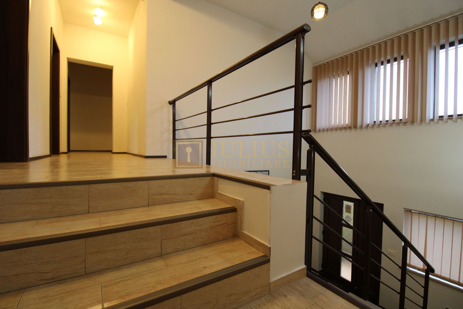 Zona Cetatii; 6 incaperi, ideal pentru sediu firma. - Poză 13