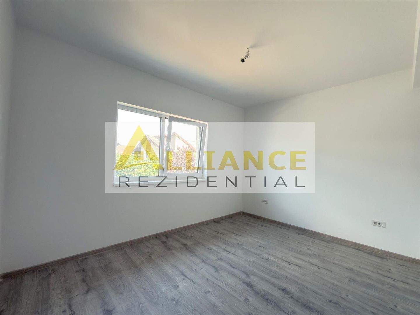 Casa individuala ~ P+1E+POD ~ 5 camere - 2 bai ~ 309 teren - Poză 6
