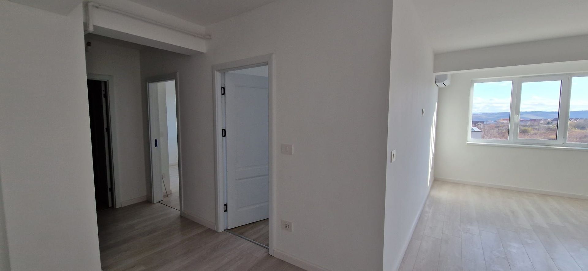 Intabulat 2 cam.Dec.,59mp-108000euro cu TVA+loc parcare-.V. Lupului - Poză 1