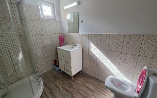 De Vânzare sau Închiriere – Imobil Versatil cu 2 Clădiri zona Cetate - Poză 3