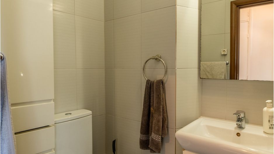 Apartament de 3 camere, la 10 minute de mers pe jos de Piața Unirii. - Poză 11