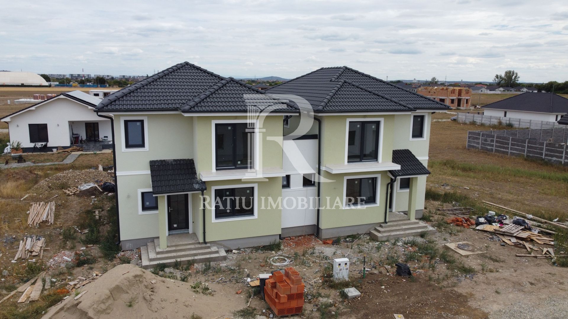 Duplex modern P+E | 4 camere | Sântandrei - Poză 1