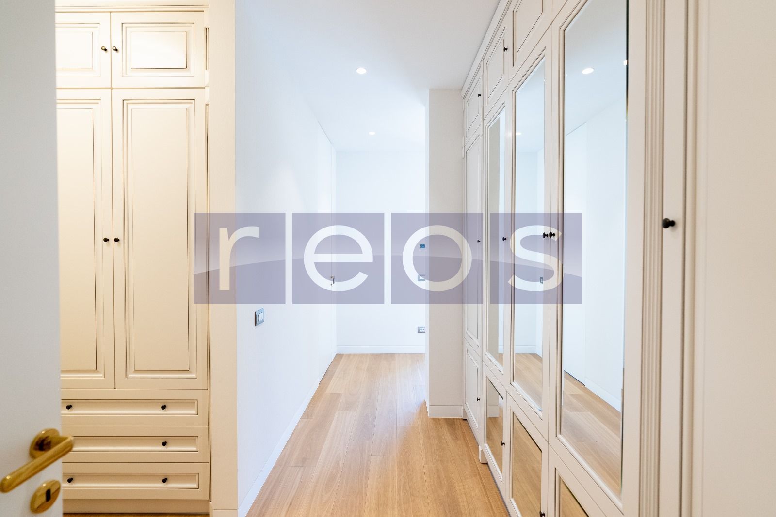 APARTAMENT PREMIUM ZAMBACCIAN | 180 MP | 4CAMERE| LOC PARCARE - Poză 6