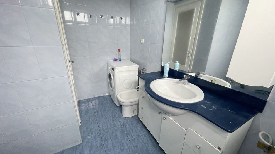 SPATIOS IN ZONA MEDICINEI -4 camere,garaj propriu si boxa - Poză 16