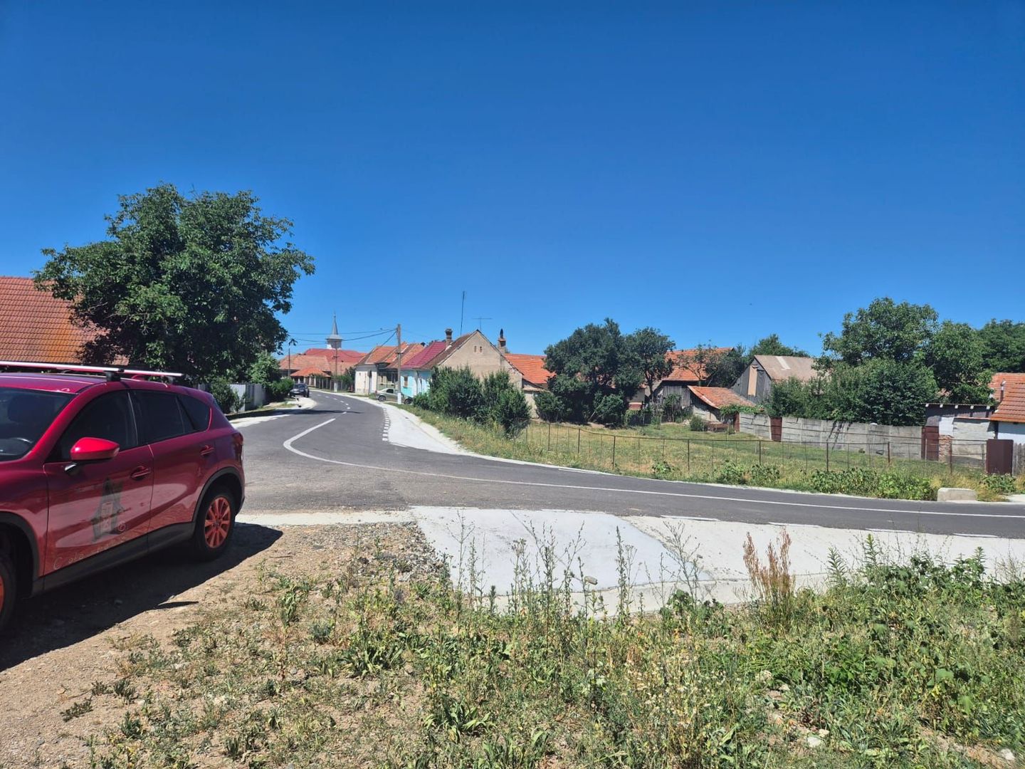 Exclusivitate - La 4 km de Poiana Narciselor, teren intre case, cu utilitati. - Poză 3