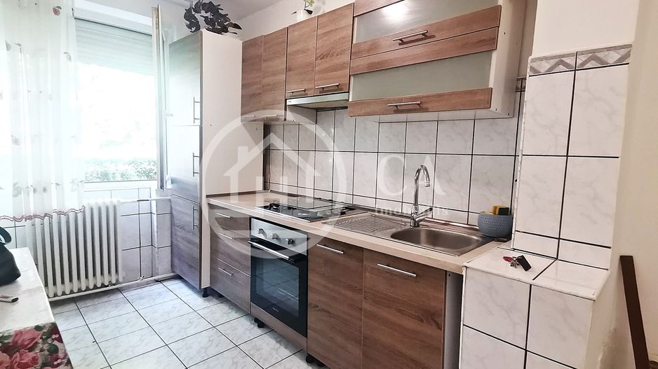 Apartament de vânzare cu 2 camere în zona Rogerius, Oradea - Poză 1