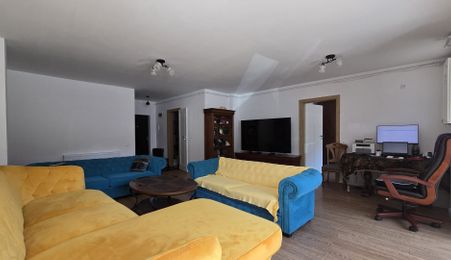 Apartament 3 camere 90 mp Floresti strada Fagului