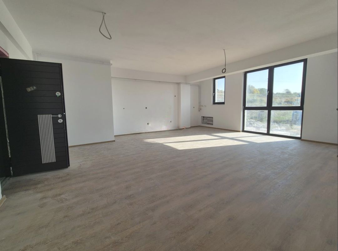 Apartament 2 camere bloc nou Cetate et.1 58 mp. - Poză 2