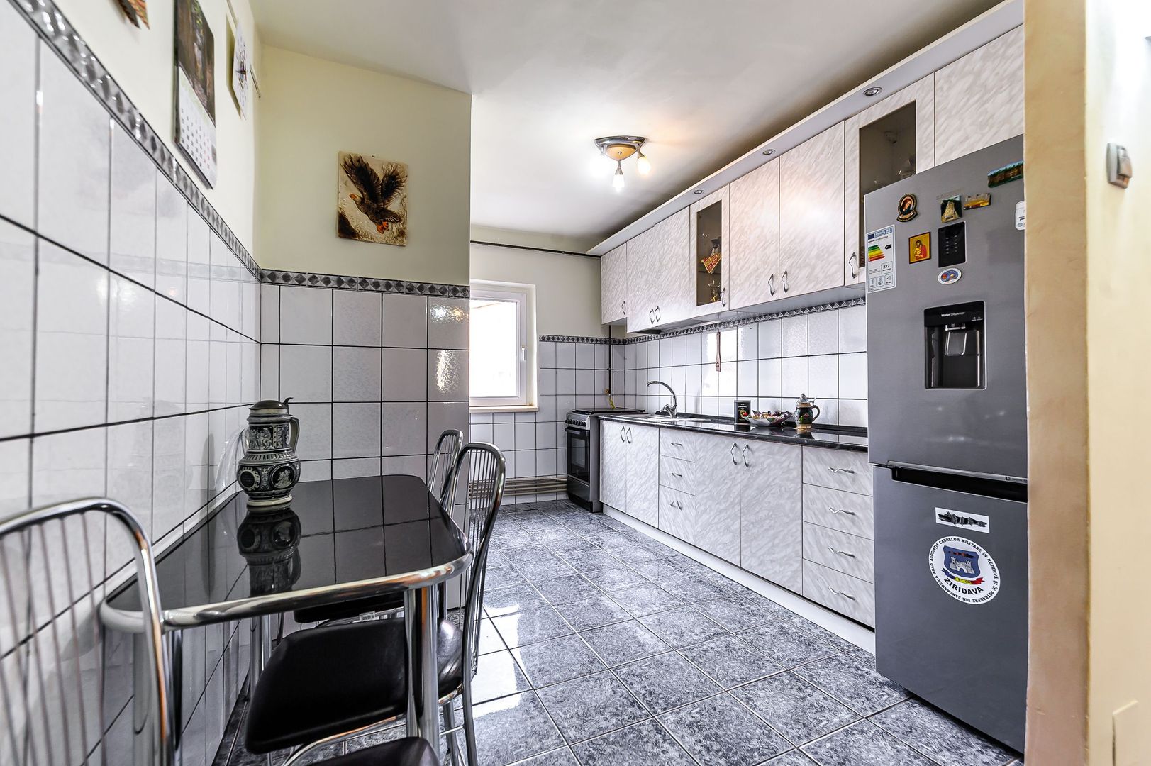 Apartament cu 3 camere decomandat la etajul 3 - Poză 1