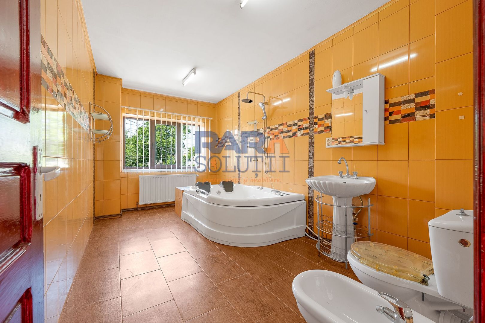 Vilă cu 3 dormitoare - zonă exclusivistă - Poză 13