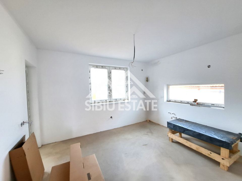 Casa Selimbar 4 camere, 2 bai, terasa, curte si magazie - Poză 4
