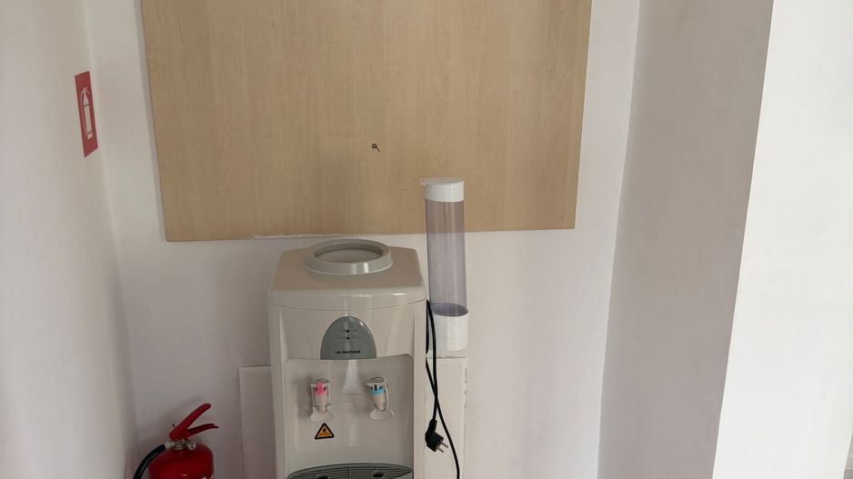 Clădire Multifuncțională 800 mp | Renovată 2024 | Ideală pentru Clinică, Birouri - Poză 19