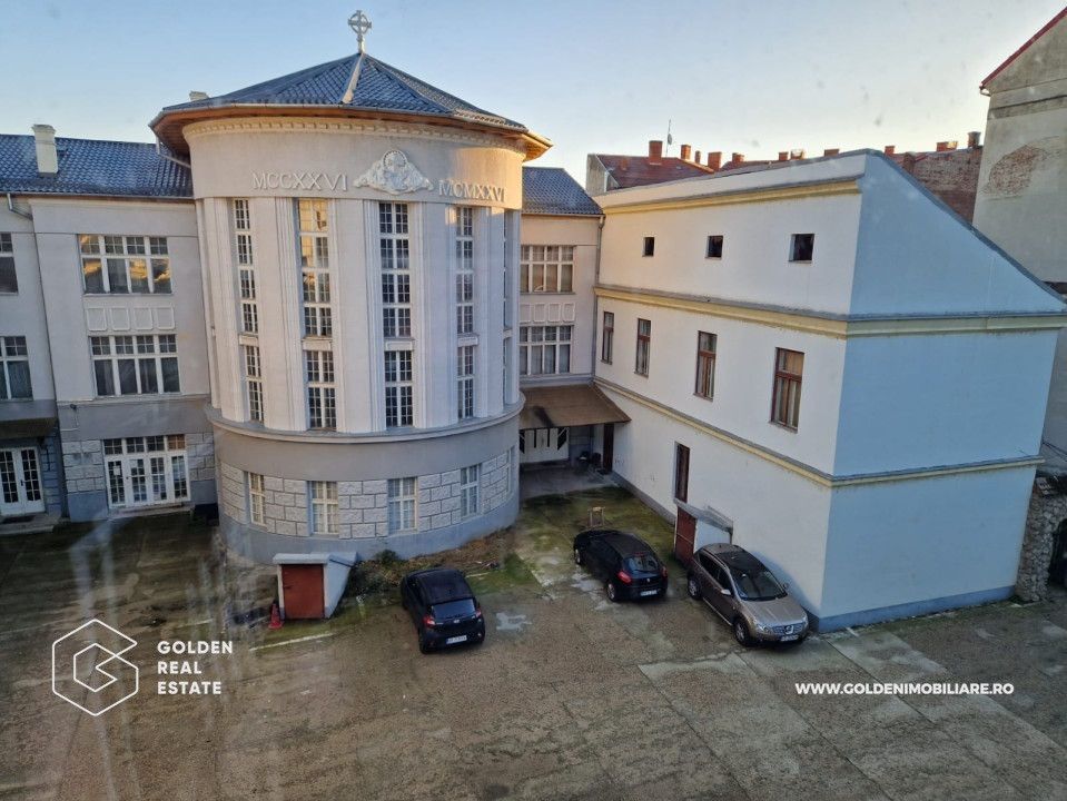 Apartament o camera, 70 mp, ultracentral, cladirea Catedralei Catolice - Poză 1