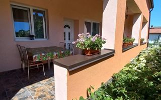 Apartament spațios la casă, curte & parcare – zona Mehala - Poză 8