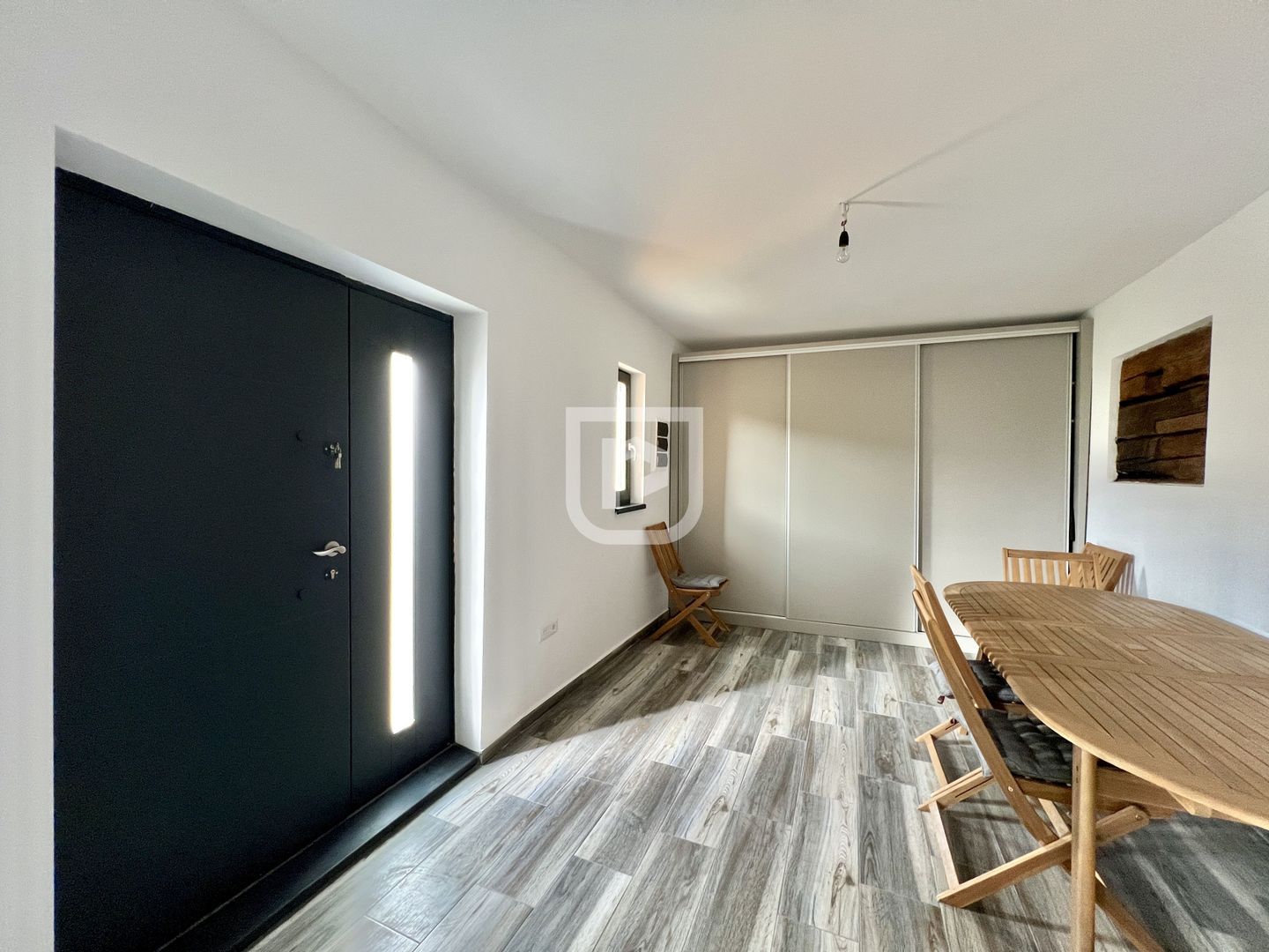 Casa din barne cu 3 dormitoare si pardoseala Gura Humorului - Poză 1