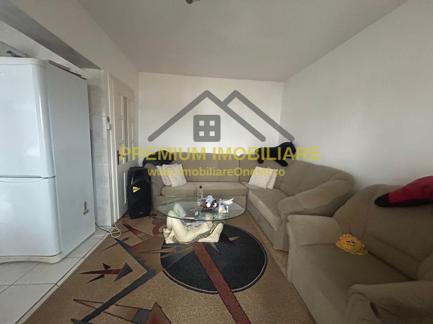 De vanzare Apartament 3 camere zona de jos - Poză 1